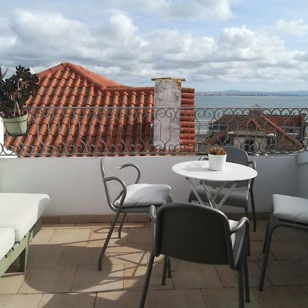 Little River View Triplex In Alfama Lisbona Esterno foto